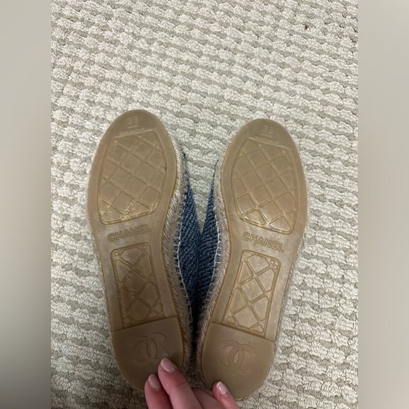 CHANEL BLACK AND BLUE TWEED ESPADRILLE FLATS. SIZE 36. - Picture 7 of 7